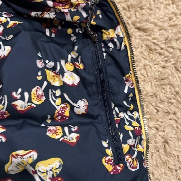 Patagonia Bivy Hooded Puffer Vest Style 27746 Sulpher Yellow Navy Blue - Picture 6 of 7